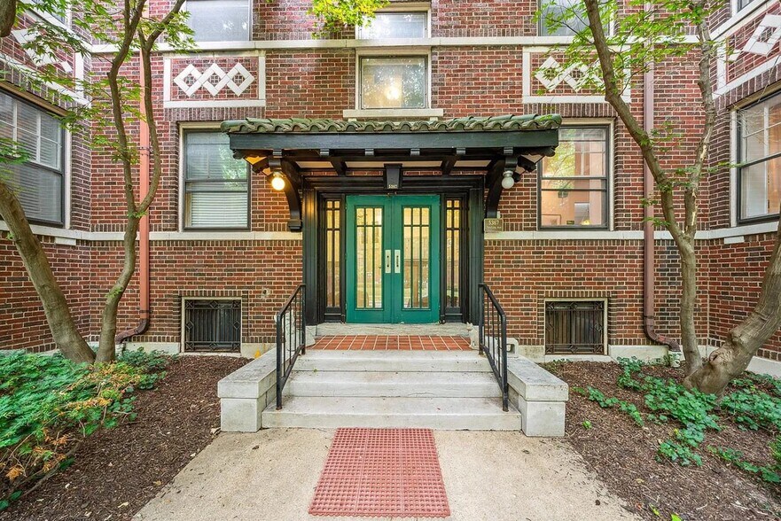 Building Photo - 5367 Pershing Ave
