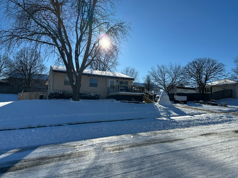 Building Photo - 1511 Hyvue St