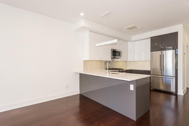 Building Photo - 129 Brunswick St