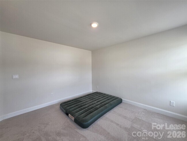 Building Photo - 2216 Skybrook Oaks Dr