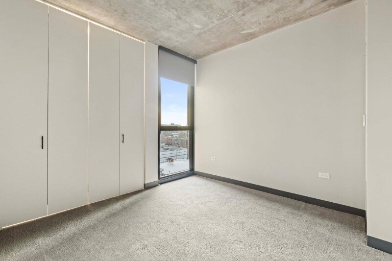 Building Photo - 1355 W Lake St