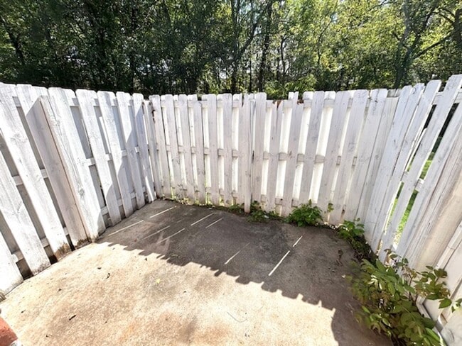 Building Photo - 124 Railroad Ridge Rd