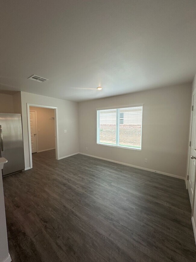 Building Photo - Pre-Leasing Now! Charming Three Bed | Two Bath Home in Broken Arrow