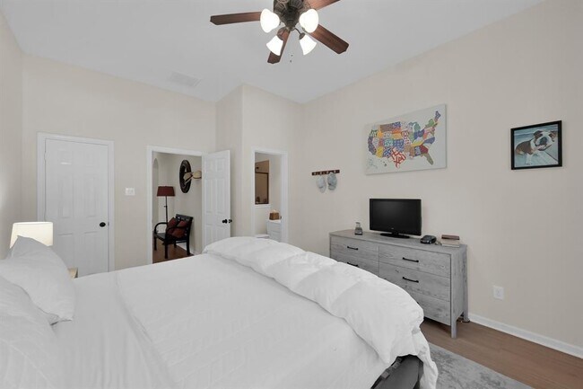 Building Photo - 66 N Whistling Swan Pl