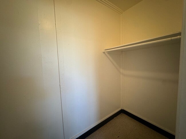 Building Photo - Cozy two bedroom in 93308!