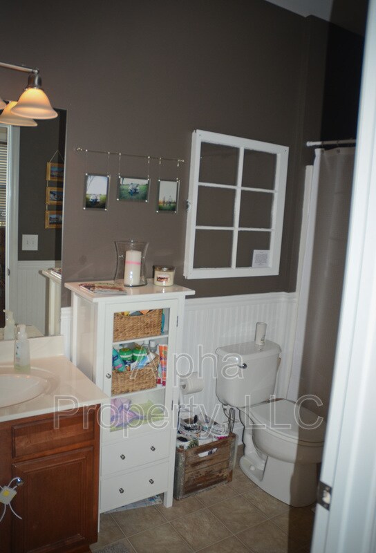 Building Photo - 135 Raven Hill Way