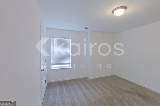 Building Photo - 306 Silver Maple Ln