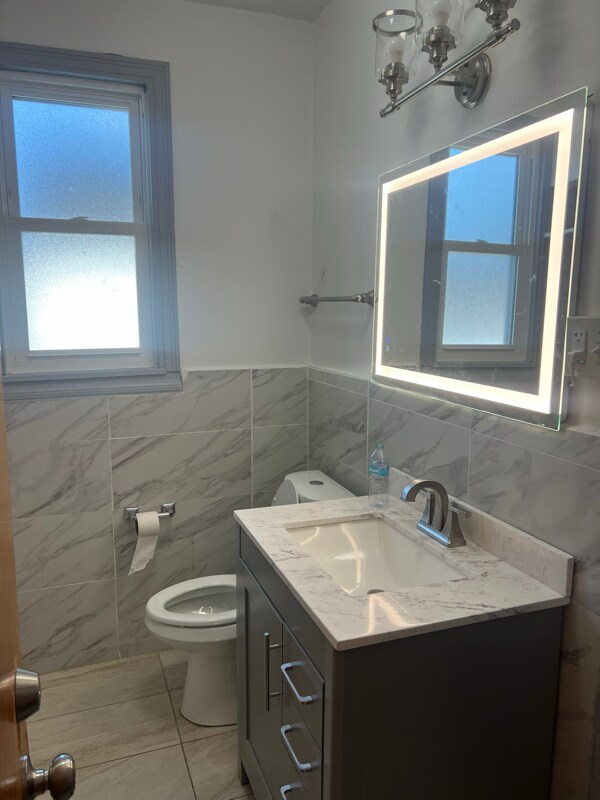 Building Photo - 40 Moselle St