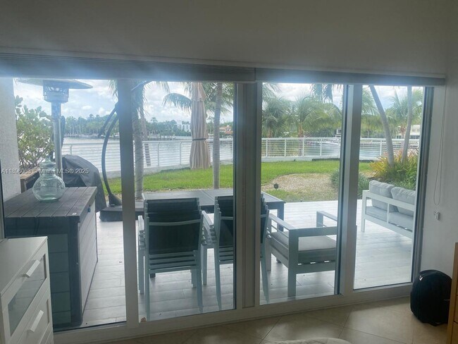 Building Photo - 6580 Indian Creek Dr