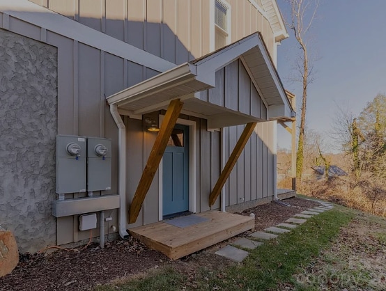 Building Photo - 10-100 Laurel Loop