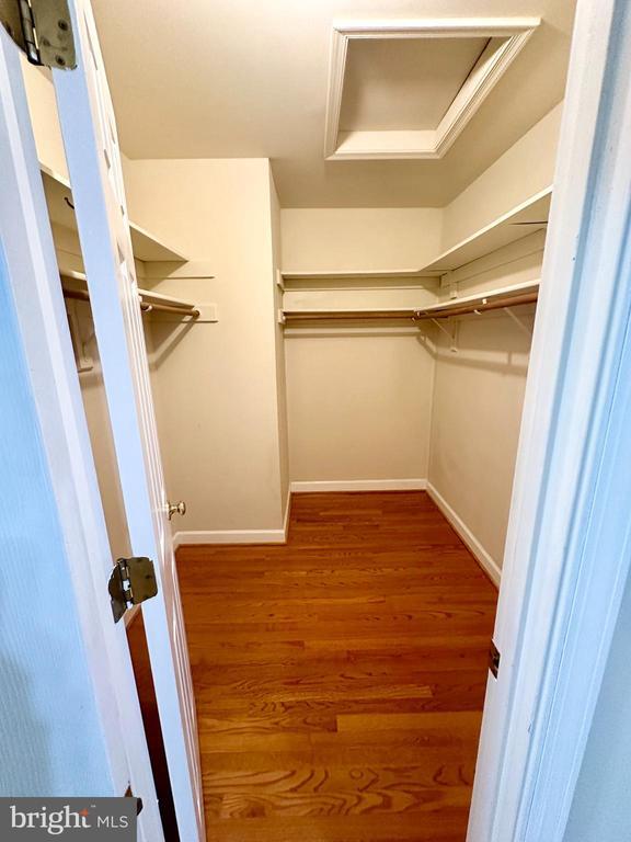 Building Photo - 6304 Crooked Oak Ln
