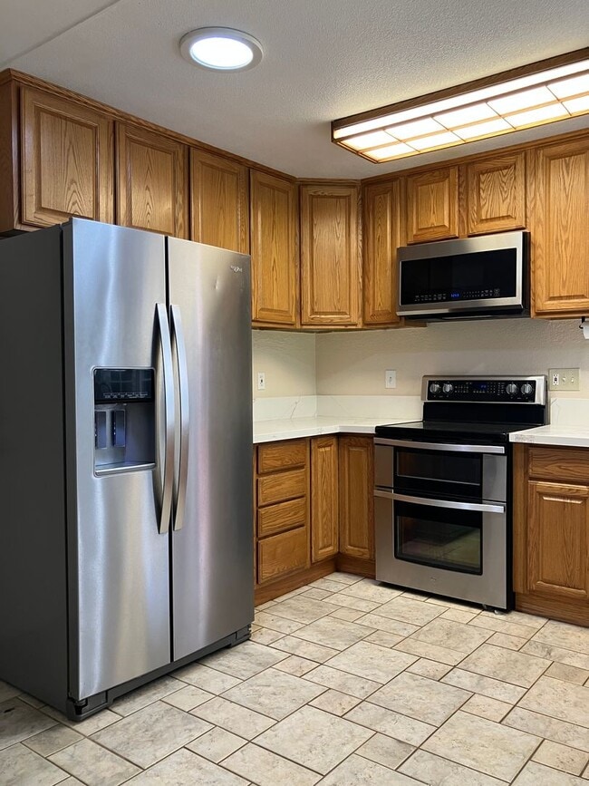 Building Photo - Nicely Updated 4-Bedroom House With Nice B...