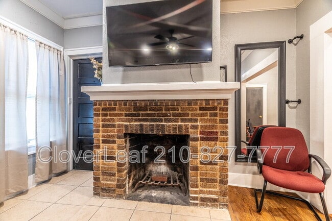 Building Photo - 721 E Euclid Ave