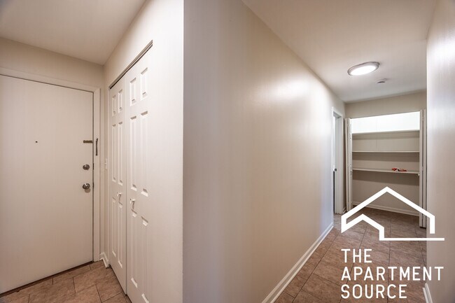 Building Photo - 110 N Kenilworth Ave