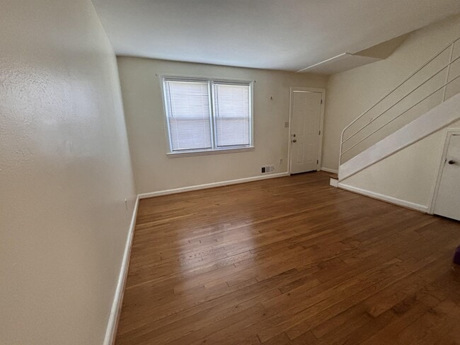 Building Photo - 2575 Iverson St