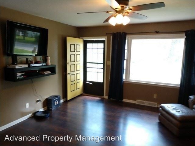 Building Photo - 5 br, 2 bath House - 1944 Hayes Drive