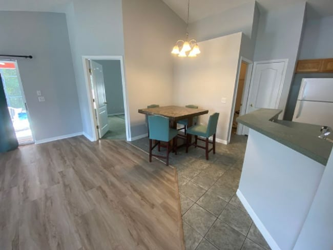 Building Photo - 4 Bedroom 3 Bath home in Sandy Ridge subdivision, in Davenport for RENT!