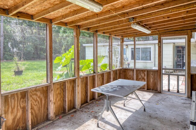 Building Photo - 28 Silverstone Cir