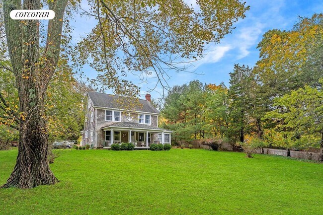 Building Photo - 2976 Noyack Rd