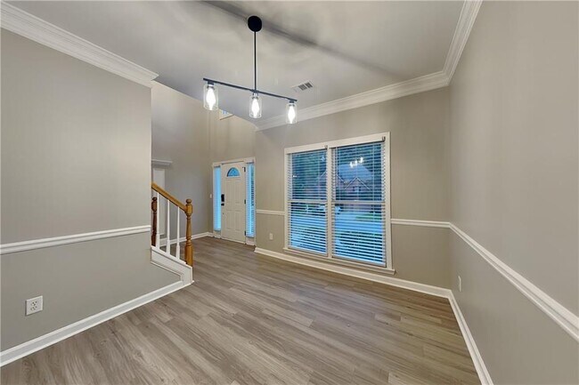 Building Photo - 3174 Vickery Dr NE
