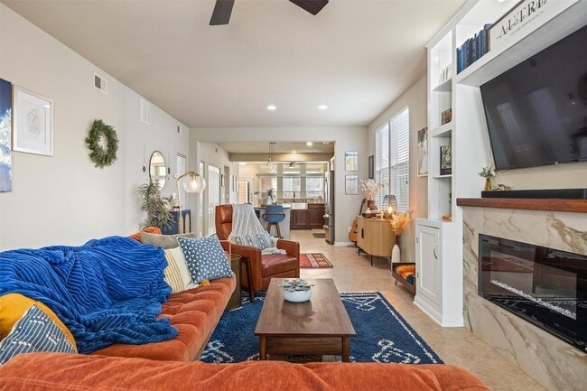 Building Photo - 1117 Nevarez