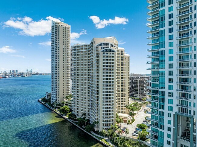 Building Photo - 888 Brickell Key Dr