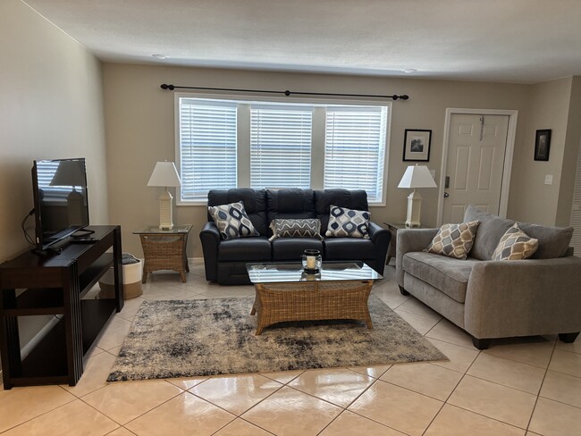 Building Photo - 3335 Purple Martin Dr