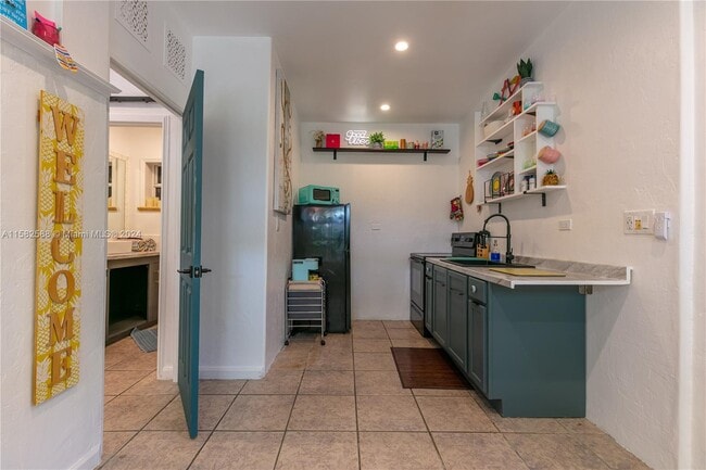 Building Photo - 18 NE 42nd St