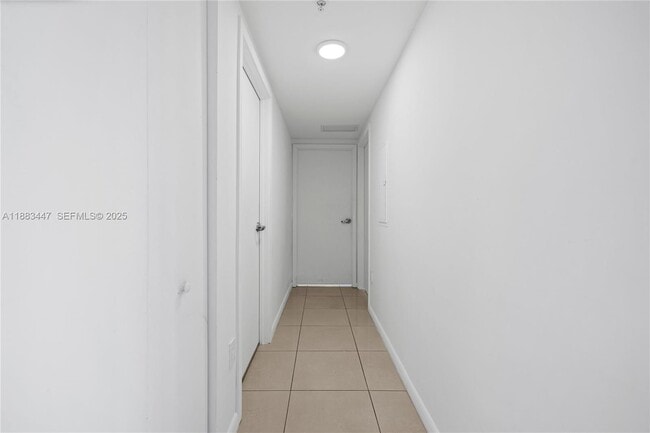 Building Photo - 3250 NE 1st Ave