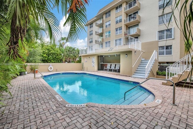 Building Photo - 1050 SE 15th St