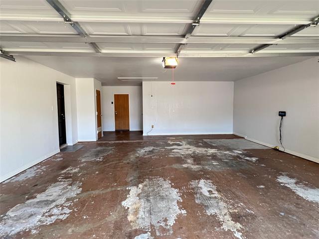 Building Photo - 1720 Plummer Dr