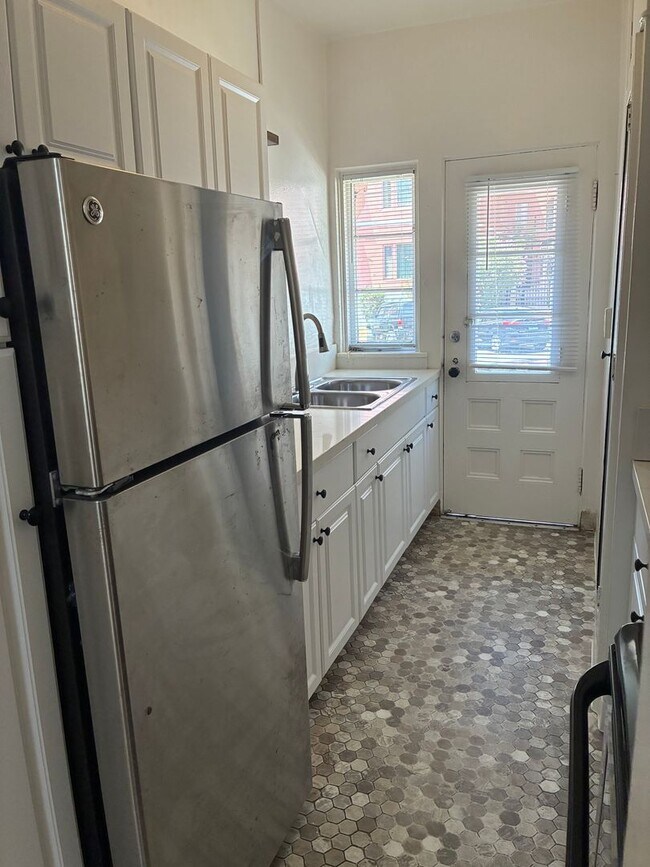 Building Photo - Charming 1-Bedroom Apartment in Bankers Hill!