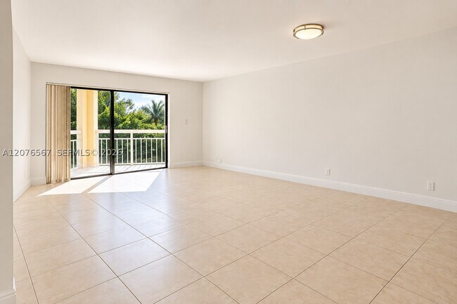 Building Photo - 8290 Lake Dr