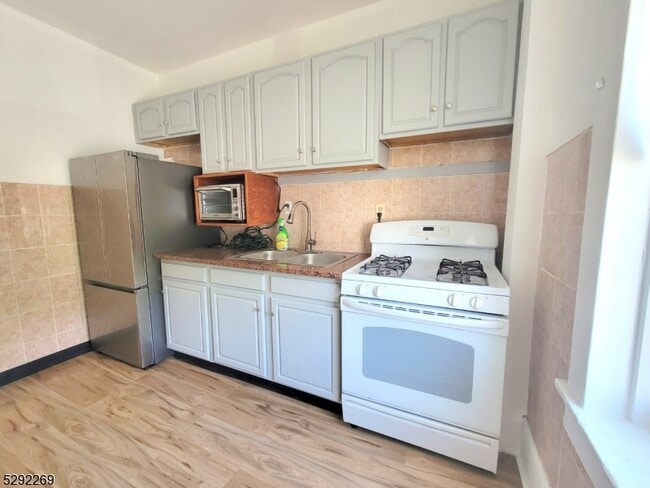 Building Photo - 551 Franklin Ave