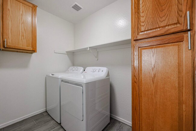 Building Photo - 4Bed/2Bath House in Buckeye! Move-In Ready on 06/04/2026!