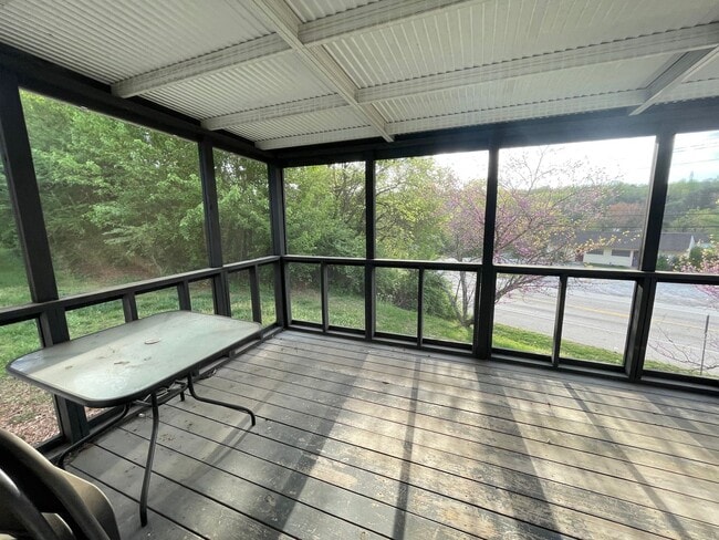 Building Photo - 3602 Wellington Ln