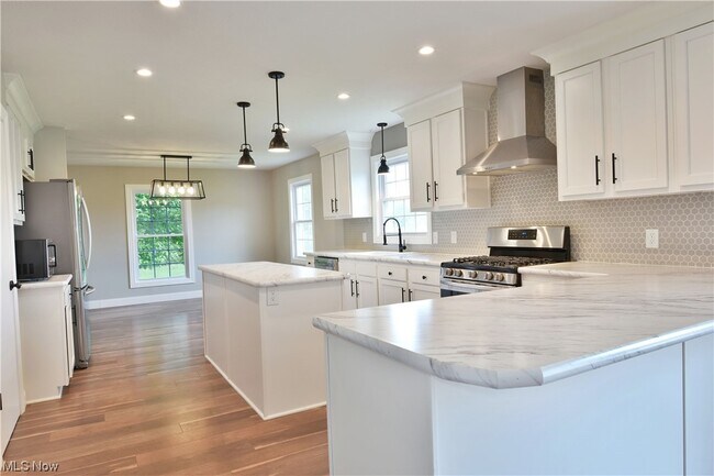 Building Photo - 5558 Pierce Rd NW