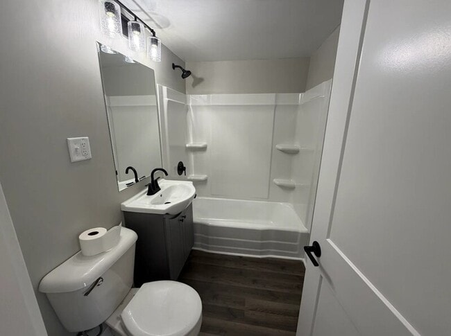 Building Photo - 3251 Orchard St