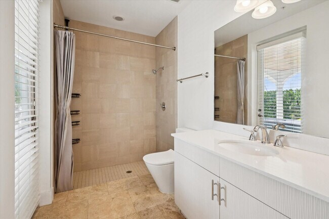 Building Photo - 55 Isle of Venice Dr