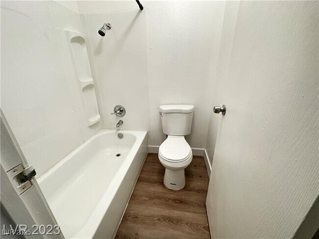 Building Photo - 5167 Greene Ln