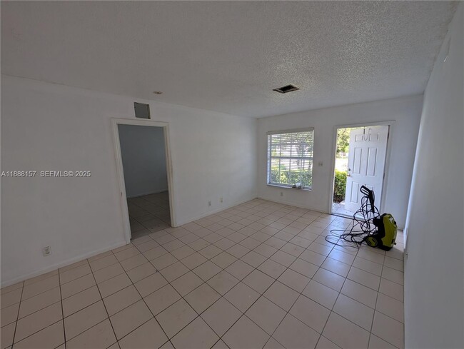 Building Photo - 720 NW 15th Terrace