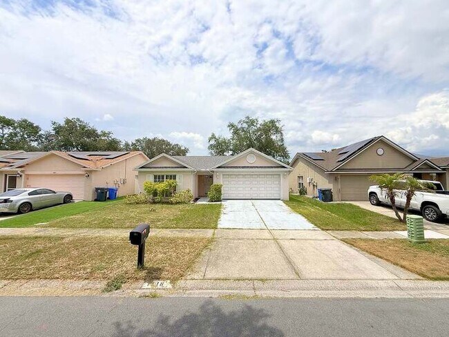 Building Photo - 1118 Hardwood Dr