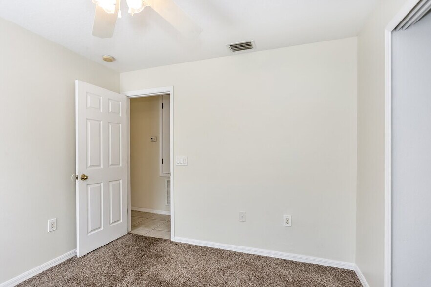 Building Photo - 11805 Prickly Pear Way