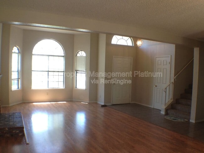 Building Photo - 675 N Claremont Ave