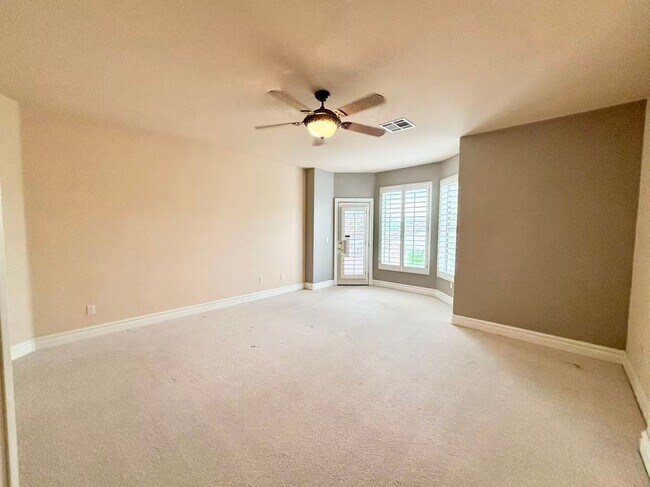 Building Photo - Rhodes Ranch-5 brs 4 bathrooms 3-cars gara...