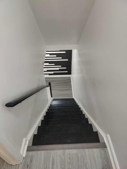 Stairway to basement - 11573 Overleigh Dr