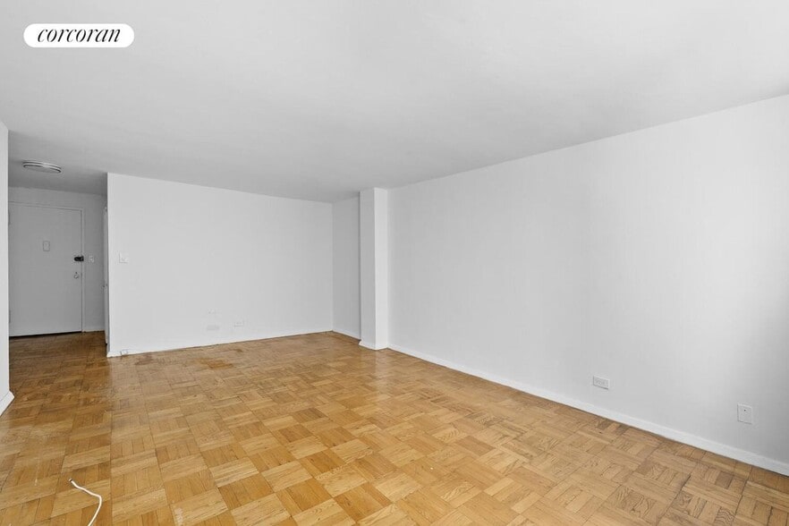 Building Photo - 209 E 56th St