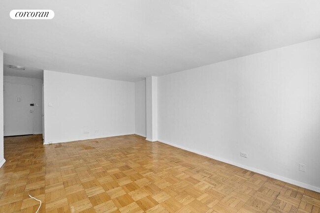 Building Photo - 209 E 56th St