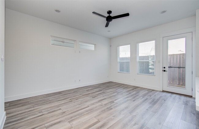 Building Photo - 2054 Johanna Crk Dr