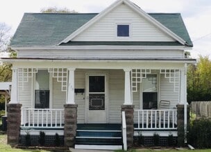 Building Photo - 735 E College Ave